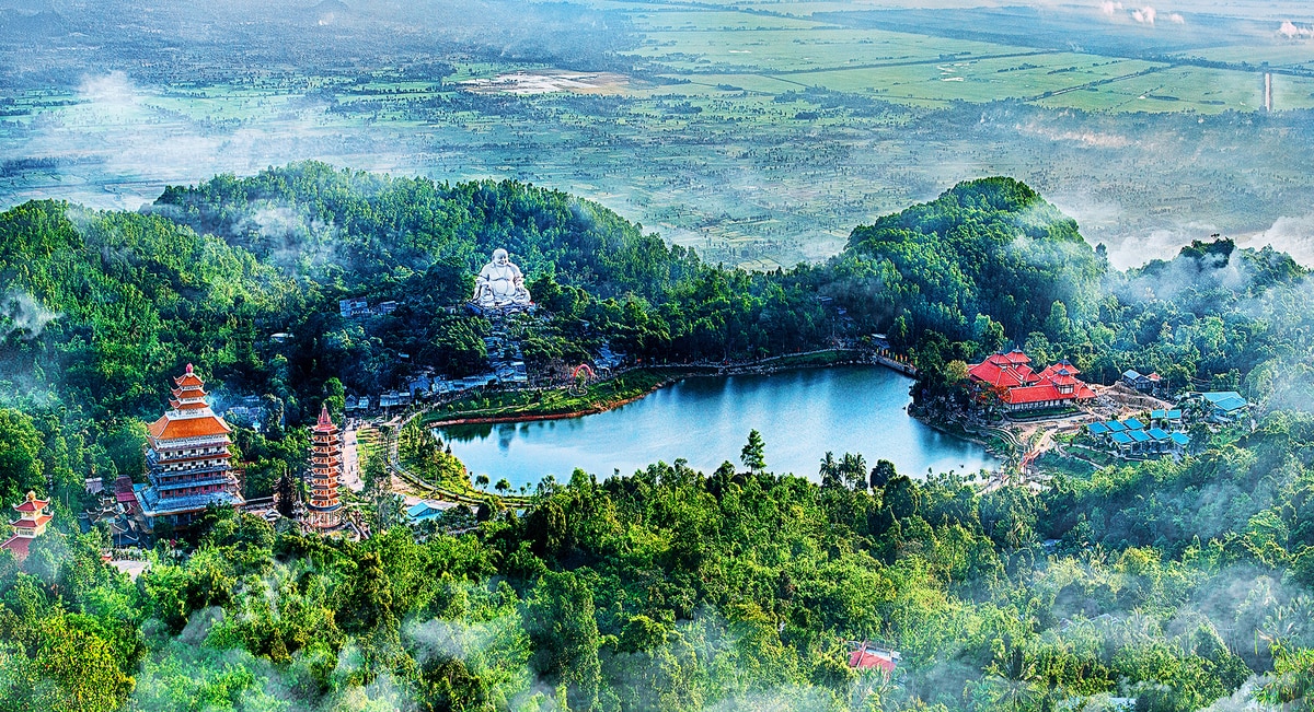 An Giang nổi tiếng với những ngôi chùa linh thiêng